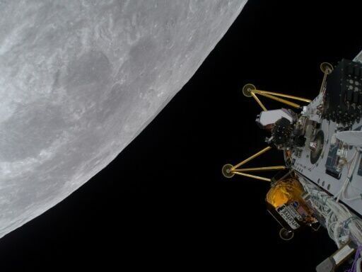 Deja vu on the Moon: Private US spaceship again lands awkwardly